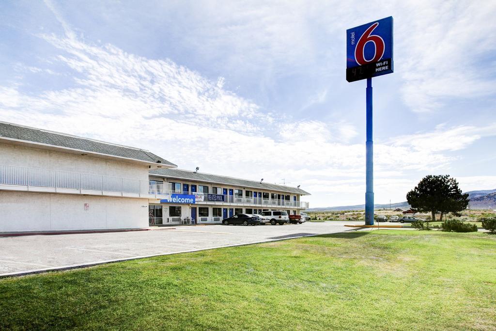 Motel 6 ウェルズ エクステリア 写真