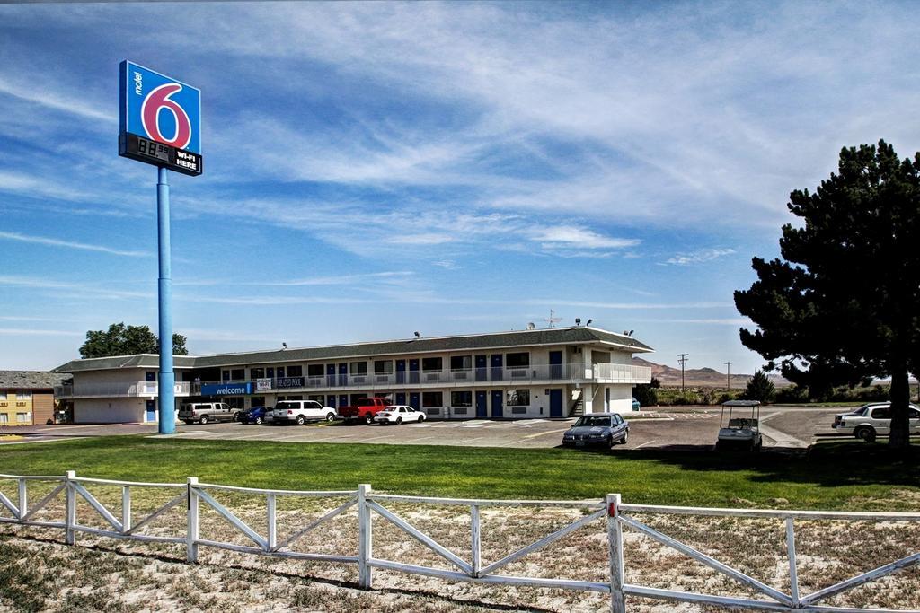 Motel 6 ウェルズ エクステリア 写真